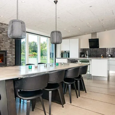 Luxury Lakeside Retreat With Spa-By Traum Hébergement de vacances Glesborg
