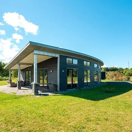 L Holiday home *