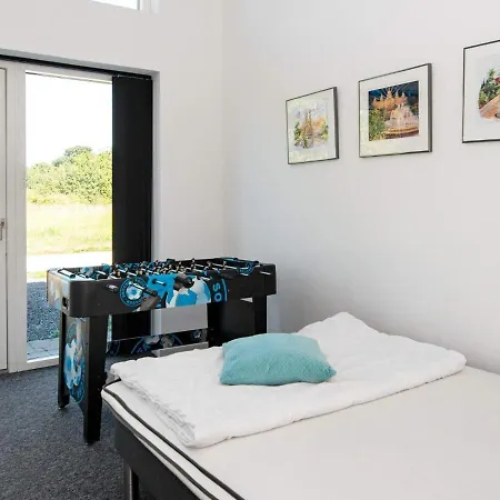 Luxury Lakeside Retreat With Spa-By Traum Hébergement de vacances Glesborg