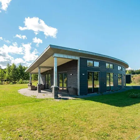 Luxury Lakeside Retreat With Spa-By Traum * Glesborg