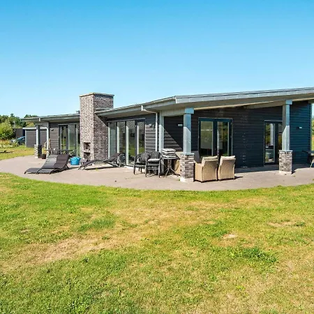 L Holiday home *