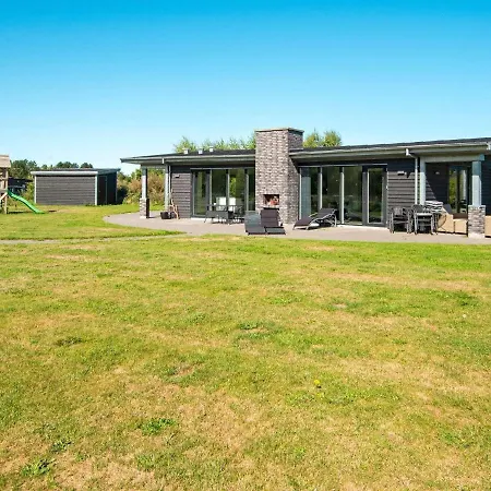Luxury Lakeside Retreat With Spa-By Traum *